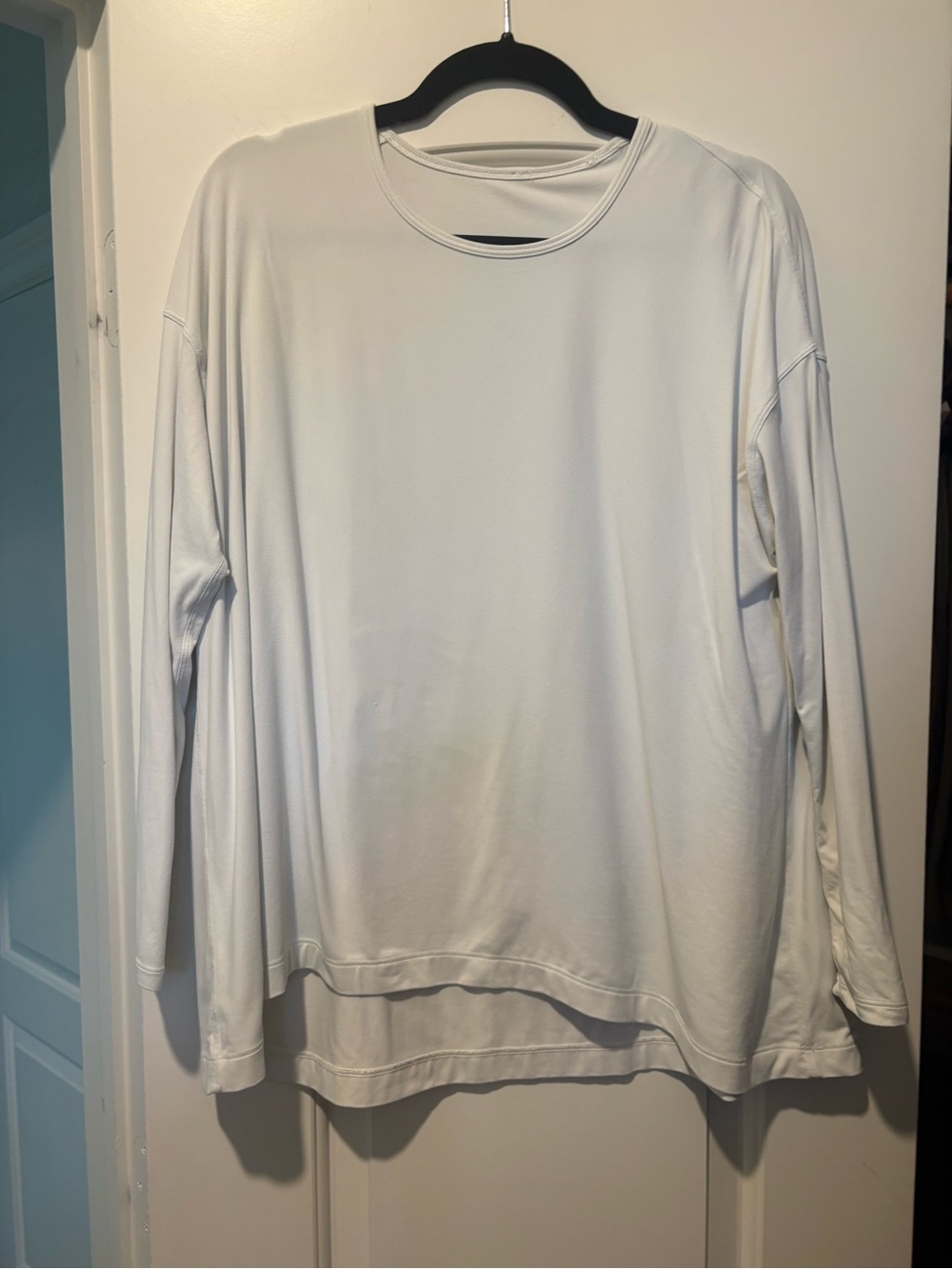Lululemon women’s high-low flowy top
